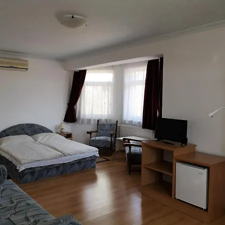 Primavilla 3 فندق مبيت وإفطار Hajdúszoboszló